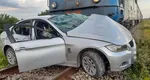Accident grav în Ialomiţa. Un BMW a fost lovit de tren. Două persoane sunt în stare gravă. Update: Plan roşu de intervenţie şi la Arad