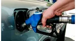 Benzina şi motorina continuă să se ieftinească. Guvernul ia în calcul prelungirea compensării cu 50 de bani la carburanţi
