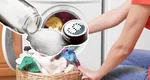Lasă hainele în apă cu sare înainte a le pune în maşina de spălat. Trucul genial pe care ar trebui să îl știe toate gospodinele