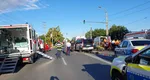 Microbuz de transport persoane şi 3 maşini, implicate în accident în Arad. 14 persoane au ajuns la spital