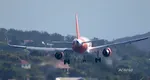 Panică pentru pasagerii unui Boeing 737 la aterizarea în Madeira. Aeronava a fost luată de vânt, piloţii au reuşit cu greu să o aducă la sol VIDEO