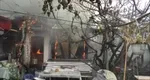 Drama unei mame în prag de Crăciun. Teodora a rămas pe drumuri împreună cu fiica ei şi tatăl bolnav după ce un incendiu le-a mistuit casa