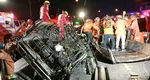 Accident teribil, 11 persoane au murit. Flăcările au cuprins vehiculul în mai puţin de 30 de secunde. Singurul supravieţuitor, un student care a spart geamul microbuzului