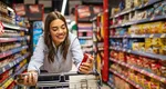 Nebunie la supermarket. Cel mai mic preţ posibil la produsele alimentare de bază