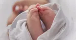 VIDEO Imagini terifiante cu un bebeluș salvat în ultima clipă! Fetița fusese aruncată la gunoi de propria mamă
