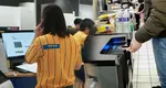 După ce Auchan a modernizat casele de marcat astfel încât să fie operate și de clienți, Ikea îl „angajează” la call center pe robotul Billie. Ce se va întâmpla cu operatorii din call center