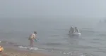 VIDEO – Fenomen spectaculos la malul Mării Negre. Ceață densă pe plajă pe litoralul românesc