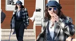 Johnny Depp se deplasează în baston, după ce a fost găsit inconștient într-o cameră de hotel