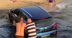 Un român s-a trezit cu mașina în mare, în Thassos, după ce a uitat să tragă frâna de mână. Ironiile au curs pe rețelele sociale: „Interior/exterior pe gratis”
