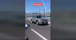 VIDEO Șofer român, filmat mergând cu spatele, în viteză, pe o autostradă din Napoli. În mașină erau mai multe persoane