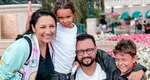 Andra a împodobit bradul în familie, dar a stârnit un val de reacții neașteptate: ”Nu-i prea devreme? Bradul se face în ajun”