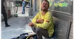 Povestea emoționantă a unui om al străzii din București, o adevărată lecție de viață. Reușește să supraviețuiască doar din mila oamenilor: „Tatăl meu nu m-a dorit. Nici mama mea. Vorbesc cinci limbi străine”