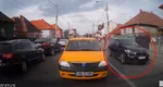 Un cocalar cu BMW, la un pas să comită o tragedie pe o trecere de pietoni din Sibiu! Zmeul șoselelor este căutat de polițiști