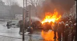 VIDEO Haos la Bruxelles. Fermierii au incendiat cauciucuri şi baloţi de paie şi au blocat străzile cu tractoare