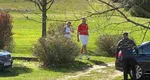 Klaus Iohannis, fotografiat la început de weekend pe terenul de golf de la Pianu, în județul Alba. Carmen Iohannis l-a însoțit