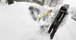 Cum să deszăpezești rapid mașina iarna. Metoda ingenioasă care te scapă de zăpadă în mai puțin de două minute