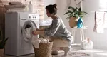 Ingredientul care ajută hainele să miroasă și mai tare a detergent. Trebuie să îl adaugi în mașină la fiecare spălare