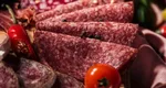 Pesta porcină africană a blocat exporturile de mici și salam de Sibiu în Marea Britanie și SUA