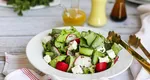 Ce se pune mai întâi în salată: sarea, uleiul sau oțetul? Bucătari celebri au dezvăluit secretul