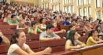 Un grup de studenți reclamă limitarea accesului la burse care i-ar ajuta să devină profesori