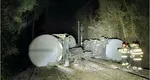 Traficul feroviar, oprit în județul Mehedinți, după ce mai multe vagone ale unui tren cu benzină au deraiat și s-au răsturnat