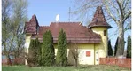 Localitatea în care se mută tot mai mulți români. O casă costă cât un loc de parcare și are teren de 1.800 metri pătrați, e la doi pași de granița cu România