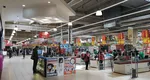 Singurul hypermarket deschis de Crăciun în București. Ce program are 