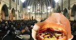Maniera inedită în care un preot atrage tinerii la biserică. Îi ademenește cu hamburgeri gratis, „muzică și multe altele”