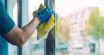 Curățarea geamurilor cu metode naturale. 5 tehnici ieftine și la îndemână de a scoate chiar și cele mai dificile pete de pe ferestre