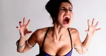 Cat fight la primărie. O învățătoare geloasă s-a încuiat în birou cu funcționara care i-ar fi făcut avansuri soțului și a luat-o la bătaie!