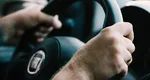 Cine sunt şoferii care trebuie să-şi schimbe permisul o dată la trei ani. Cei vizaţi consideră că sunt discriminaţi