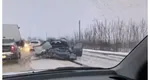 Accident grav pe Centura Capitalei din cauza vremii. O maşină s-a făcut praf după ce s-a ciocnit cu un TIR: două victime