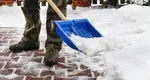 Autoritățile reiau sancțiunile pentru toți cei care nu-și curăță zăpada din fața locuinței sau a firmei. Amenzi între 2.500 și 20.000 de lei