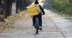VIDEO Suma fabuloasă pe care o câştigă un curier Glovo pe bicicletă în Braşov. Face doar din tips 500 de lei pe săptămână