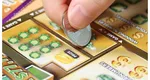 Au tras lozul câștigător! Doi oameni ai străzii au câștigat jumătate de milion de euro după ce au cumpărat un loz cu un card furat. Cine va primi marele premiu, victima sau hoții?