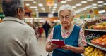 Prețurile alimentelor de bază explodează în supermarketuri. Cât vor costa ceapa, merele sau morcovii