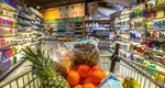 Românii plătesc mai mult decât grecii pentru un coș de cumpărături de la supermarket