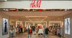 H&M a renunţat la peste 100 de angajaţi din România în 2024. Compania suedeză anunţă o nouă decizie radicală