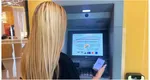 Schimbări importante pentru clienții BT, BRD și BCR. Comisioanele pentru retrageri la bancomat