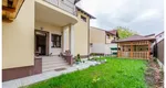 Trucul pe care trebuie să îl știe toți românii care stau la curte. Ce pot face pentru a scăpa de intruși