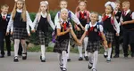 Şcolile din România în care vor fi reintroduse uniformele obligatorii. Noile reguli propuse de Ministerul Educaţiei