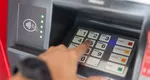 Surpriză pentru români începând din 2006. Vor scoate doar euro de la bancomate în vacanţă