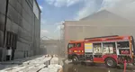 Incendiu puternic în București. Arde o hala lipită de Hala Laminor