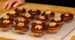 Rețetă originală de ișlere. Cum prepari cel mai iubit desert din cofetării