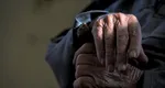 O „bunicuţă” de 82 de ani, din judeţul Harghita, anchetată pentru trafic de droguri de mare risc. Ce cantitate de stupefiante a găsit Poliţia acasă la bătrână