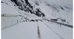 A nins pe Transfăgărășan. S-a depus un strat de zăpadă de zece centimetri. Când se redeschide cea mai spectaculoasă șosea din România