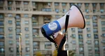 Susținătorii lui Călin Georgescu protestează la Guvern față de majorarea TVA. „Intelectualul” Nicușor Dan, de asemenea criticat: „Tăiați de la voi, nu de la noi”