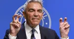 Fiul şi nora Angelei Burlacu, angajata ANAF mituită de Dragoş Anastasiu, lucrează sau au lucrat tot în poziţii de control, la ANAF şi Curtea de Conturi. Dragoş Burlacu, condamnat şi el în dosarul mamei sale, scăpat de prescripţie