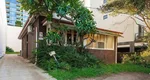 A refuzat să-și vândă casa până când aceasta a fost înconjurată de blocuri. Suma astronomică încasată în final