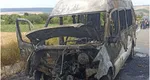 Un microbuz cu pasageri a luat foc în Botoșani! Călătorii au coborât imediat din mașină
